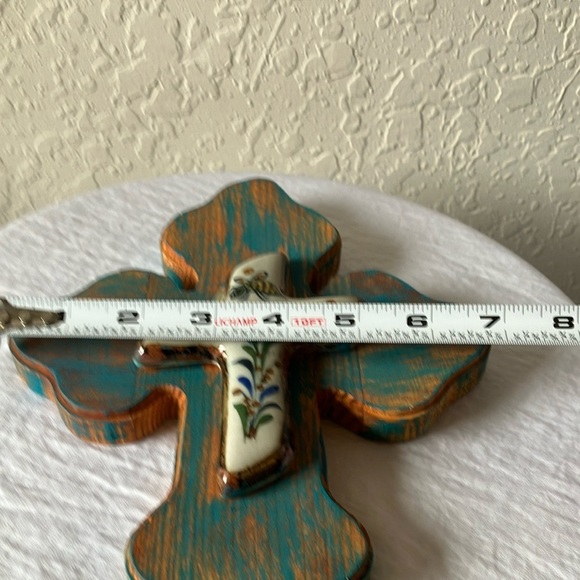Artistic Wooden Cross with Bluebonnets & Bee Design- Handcrafted- made in Mexico - Picture 7 of 16